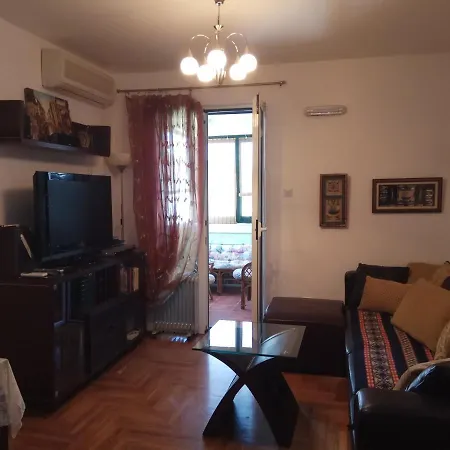 Apartments At Two Sisters Petrovac Exterior photo