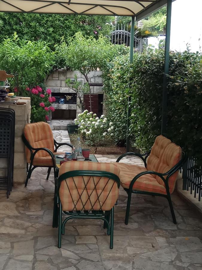 Apartment At Two Sisters *