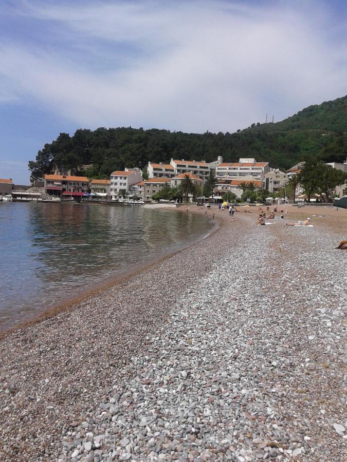 Apartment At Two Sisters Petrovac