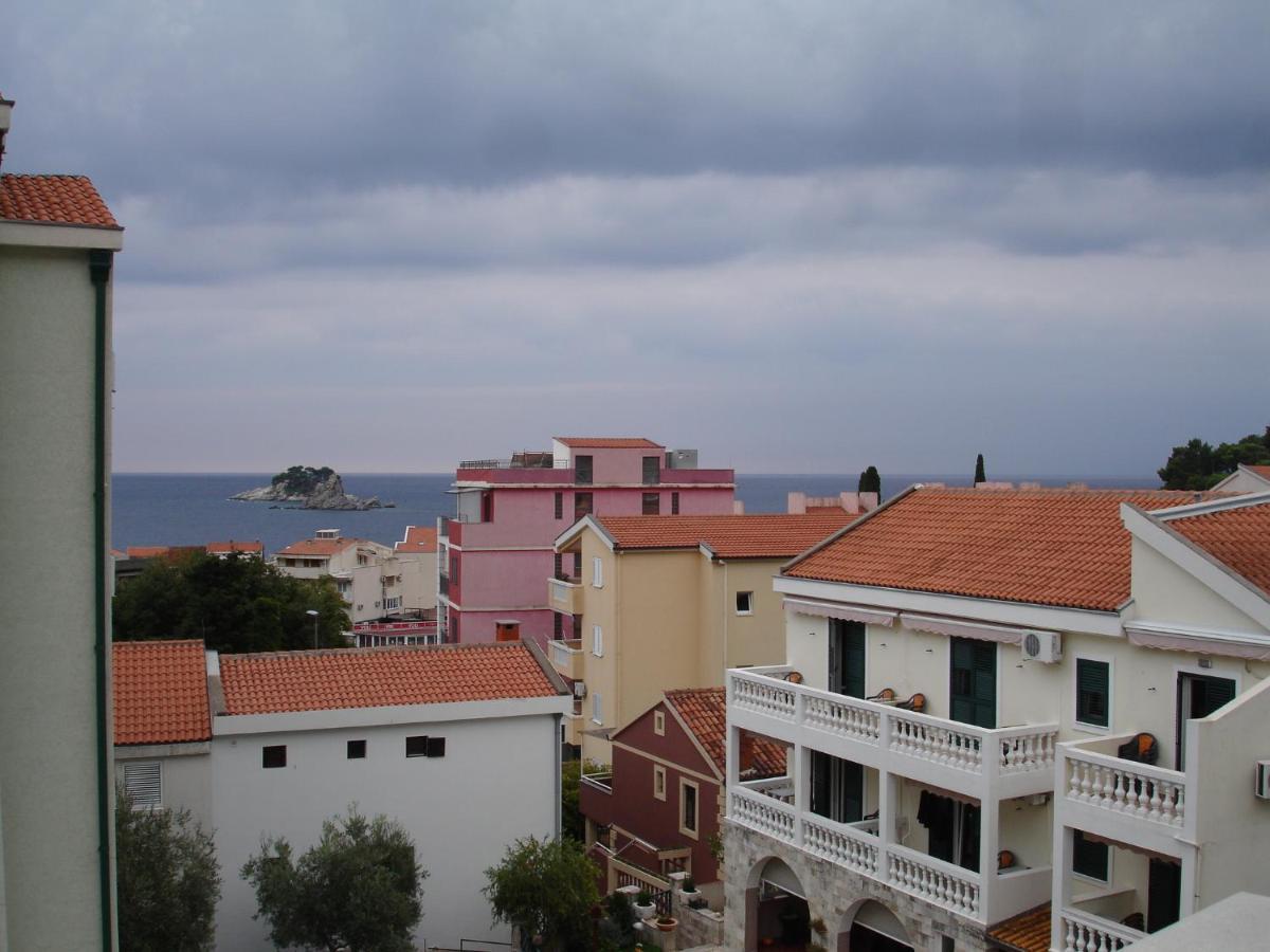 At Two Sisters Apartment Petrovac