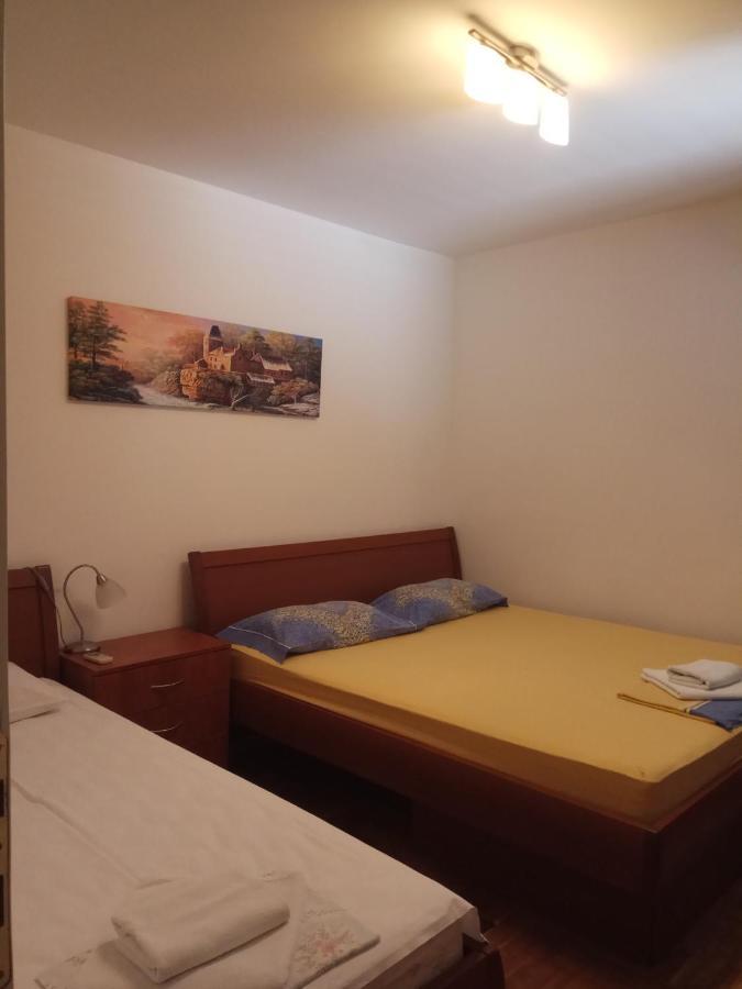 Apartment At Two Sisters Petrovac